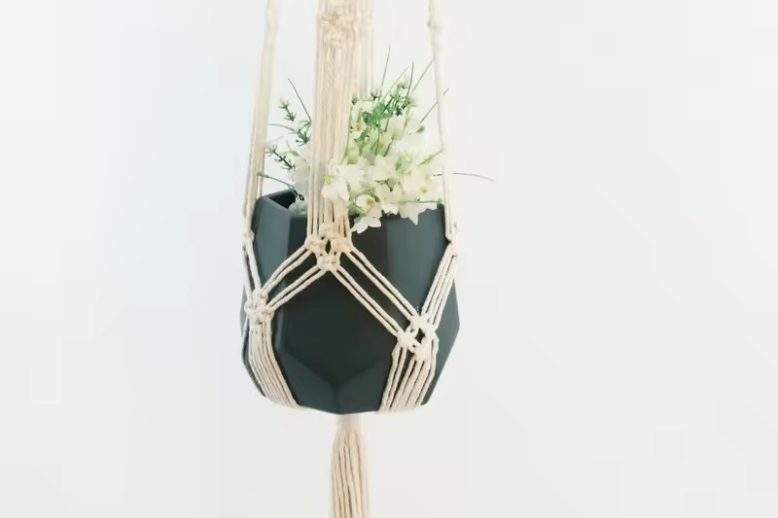 Ceramic Hanging Pot (1)
