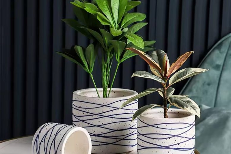 Small Ceramic Pot (5)